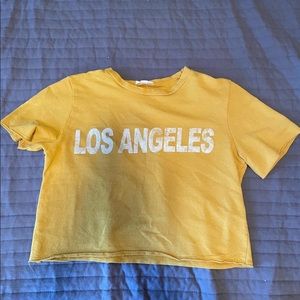 ‘los angeles’ yellow cropped tee